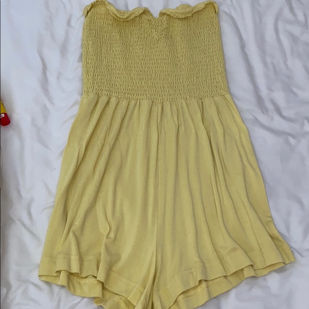 yellow strapless romper never worn